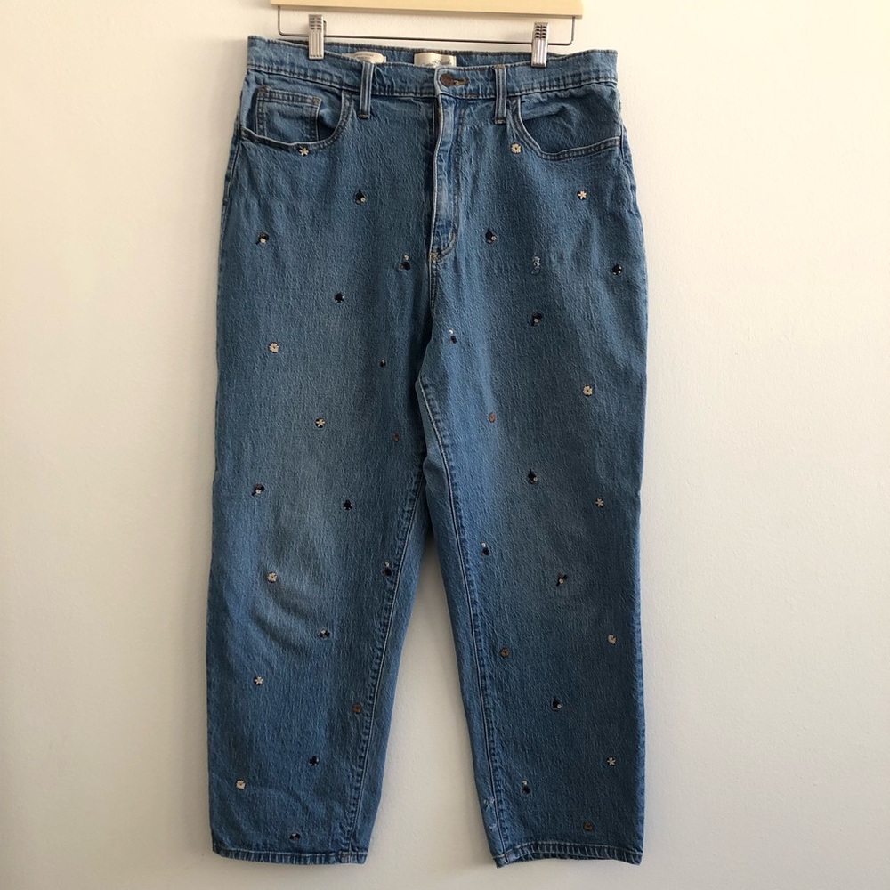 Universal Thread High Rise Embroidered flowers vintage straight denim